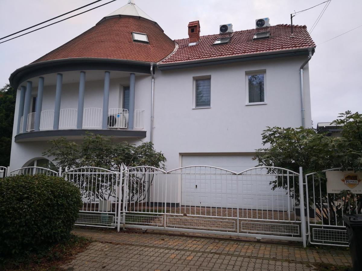Kupola Apartman Сегед Екстериор снимка
