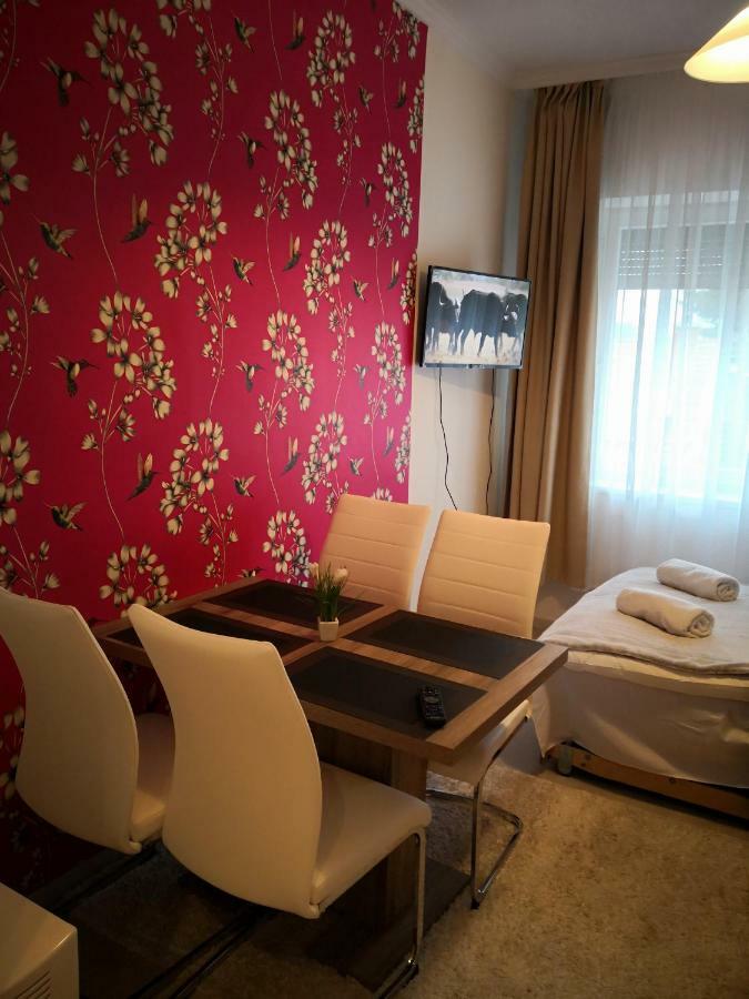 Kupola Apartman Сегед Екстериор снимка