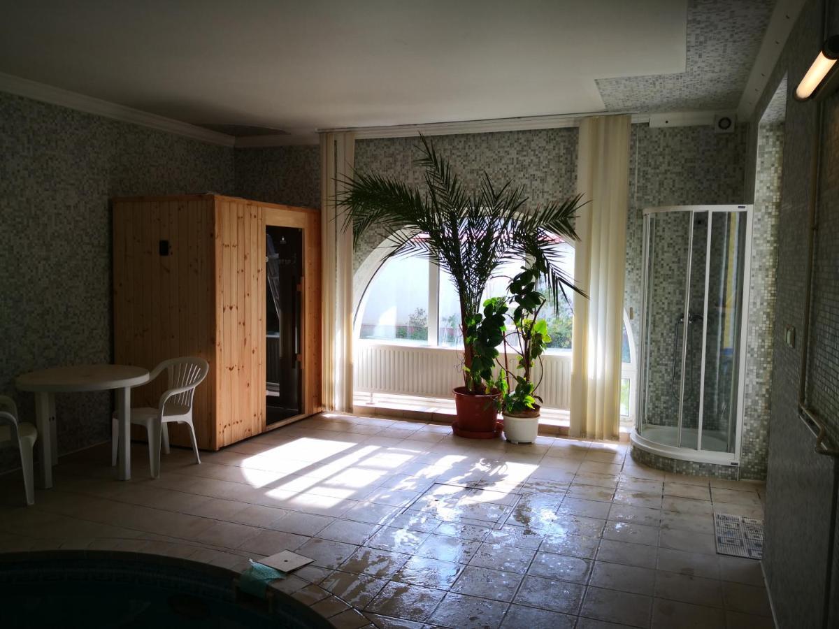 Kupola Apartman Сегед Екстериор снимка