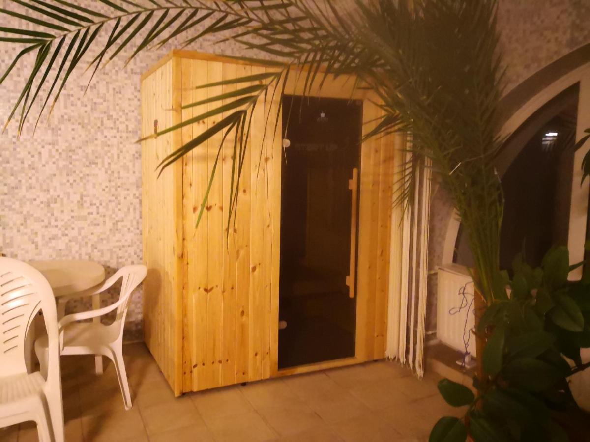 Kupola Apartman Сегед Екстериор снимка